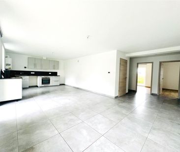 Location Appartement 4 pièces 90m² HAUCOURT MOULAINE 54860 - Photo 3
