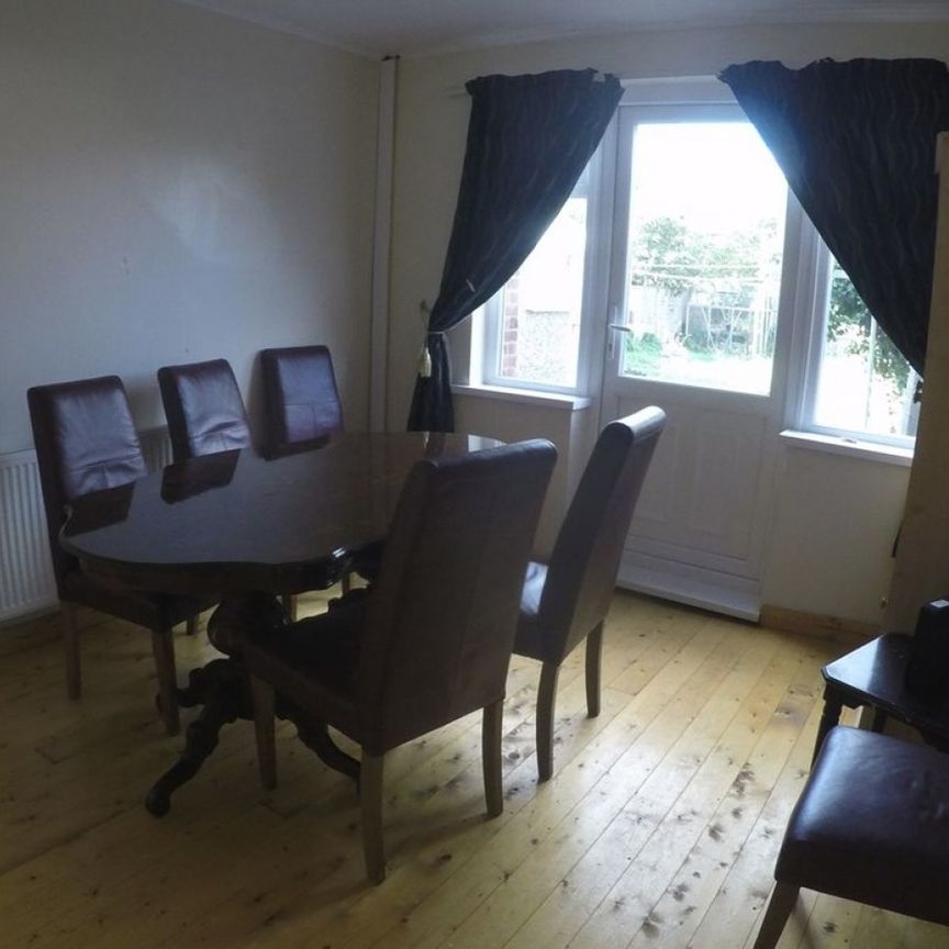 3 bed Shared House for Rent - Photo 1