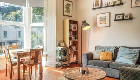 1 Bed Flat, Sussex Place, BS2 - Photo 2