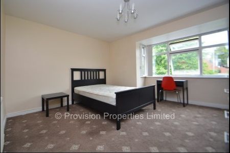 4 Bedroom Houses Near The Leeds University - Photo 4