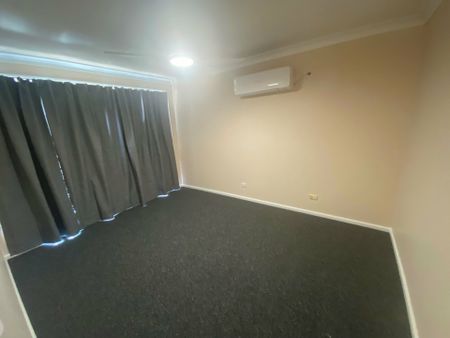 Charming 3-Bedroom Home in Narromine - Photo 3