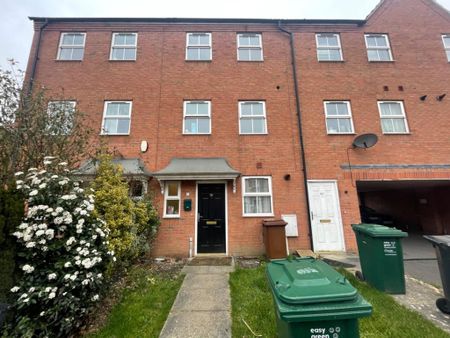 4 bedroom townhouse to rent - Photo 2