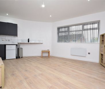 20-22, Elland Road, Churwell, Morley, Leeds, LS27 7SS - Photo 2