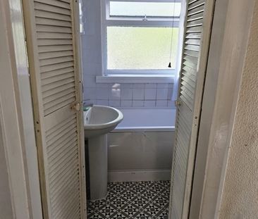 3 Bed Semi-Detached House, Pendragon Road, B42 - Photo 4