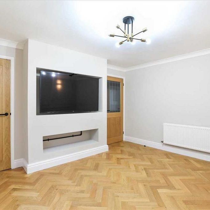 3 bedroom property to rent - Photo 1