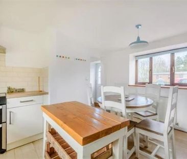 Newland - Photo 2