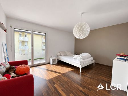 Magnificent furnished apartment of 4.5 rooms - Terrace - Lake view - Photo 3