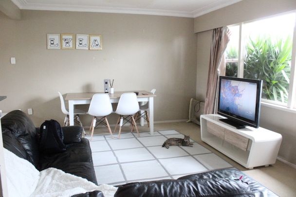 2 Bedroom house in Pakuranga - Photo 1