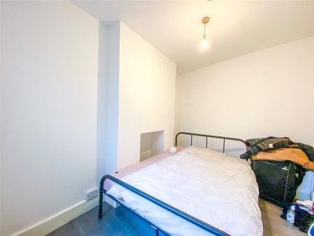 6 bedroom terraced house to rent - Photo 3