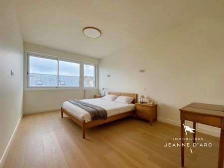 VERSAILLES APPARTEMENT DE STANDING MEUBLé - 91 M² - 3 pièces 2 chambres - Refait à neuf - - Photo 2