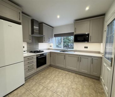 3 bedroom semi-detached house to rent - Photo 5