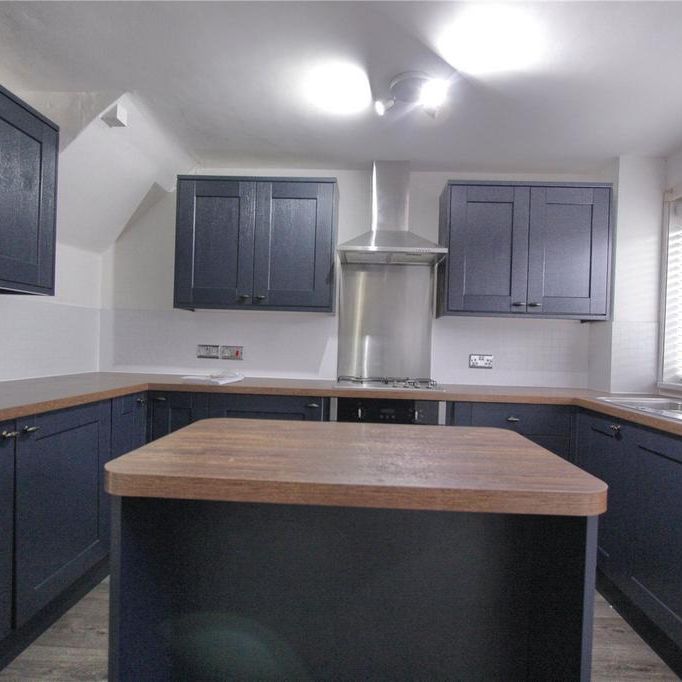 3 bedroom end of terrace house to rent - Photo 1