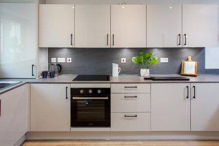 3 bedroom semi-detached house to rent - Photo 4