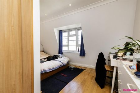 3 bedroom apartment to rent - Photo 4