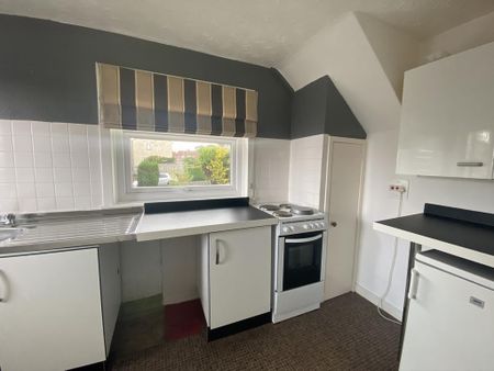 2 bedroom semi-detached house to rent - Photo 4