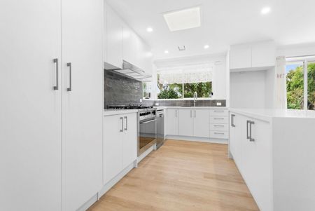 Stylish & Spacious Family Retreat in a Quiet Court - Photo 3