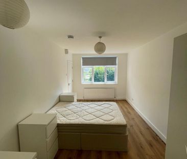 Room in a Shared House, Princes Avenue, N13 - Photo 2