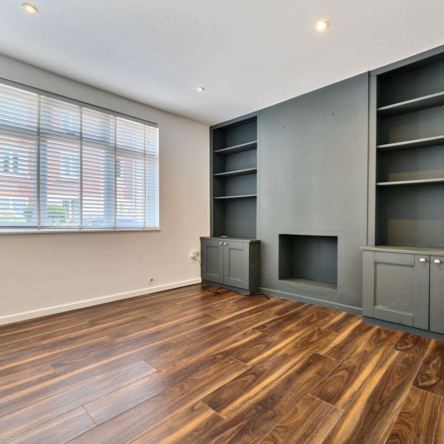Flat to rent - Chislehurst Road, Orpington, BR6 - Photo 1