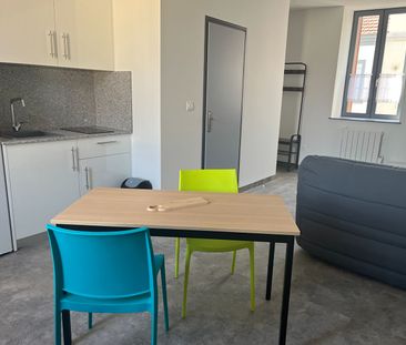 Location Appartement 1 pièce 28m² - Photo 3