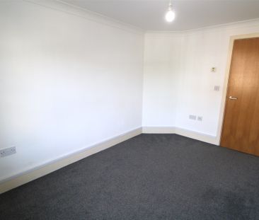 Inglis Road, Colchester - Photo 2