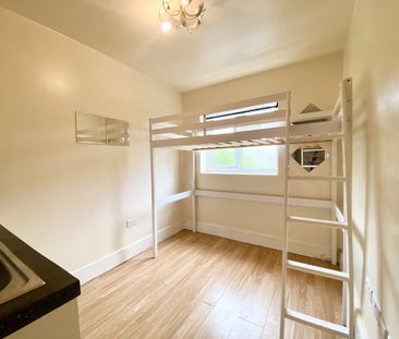 Studio Flat, Lydford Road, NW2 - Photo 3