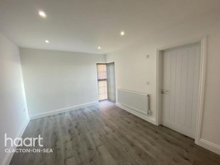 3 bedroom apartment to rent - Photo 2