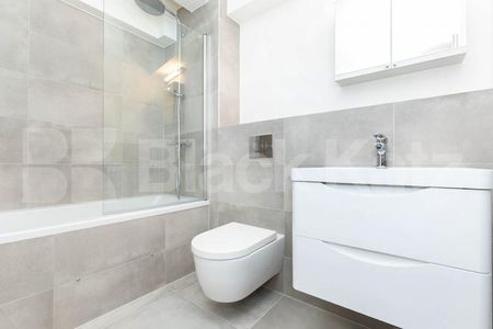 819sqft studio located within a warehouse conversion - Photo 3