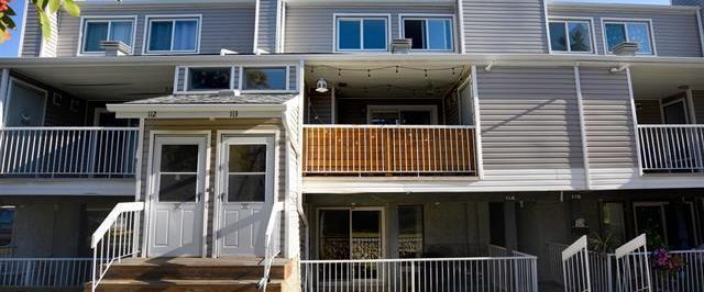 Unique 2 bed 1 bath updated condo townhouse*Balcony*Lots of Storage* | 10404 24 Avenue Northwest, Edmonton - Photo 1