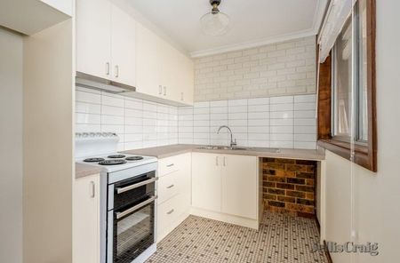 2/108 Rossmoyne Street, Thornbury - Photo 2