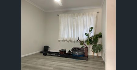 Discover Your Dream Home with Ducted Air Con and Solar Panel System. - Photo 5