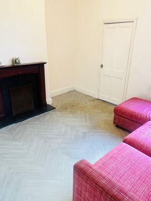 4 Bed Terraced House, South View Crescent, S7 - Photo 1