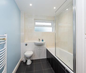 3 bedroom terraced house to rent - Photo 5