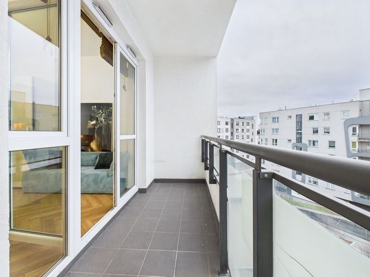 Kawalerka z garażem w cenie PKP Okęcie Okazja! - Zdjęcie 1