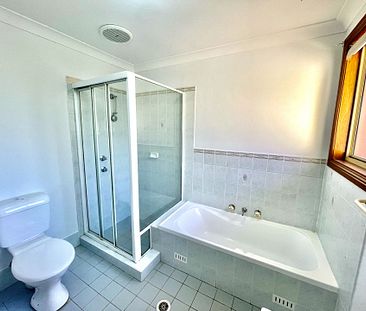 Updated throughout with Ensuite&excl; - Photo 4