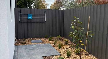 Modern 2BR Townhouse in St Albans - Photo 3