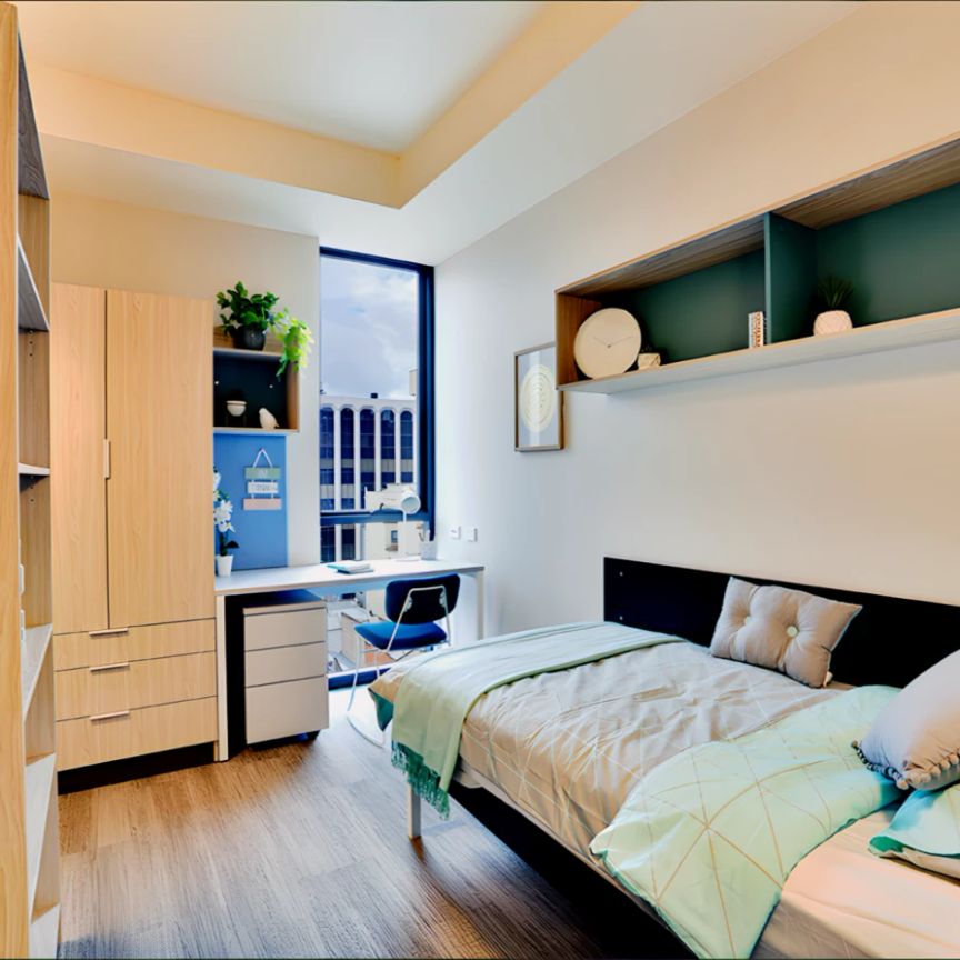 8 Bedroom Apartment - Photo 1