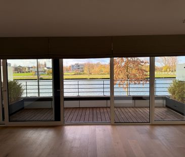 Gelijkvloers instapklaar 1 slaapkamer appartement met terras, autos... - Photo 1