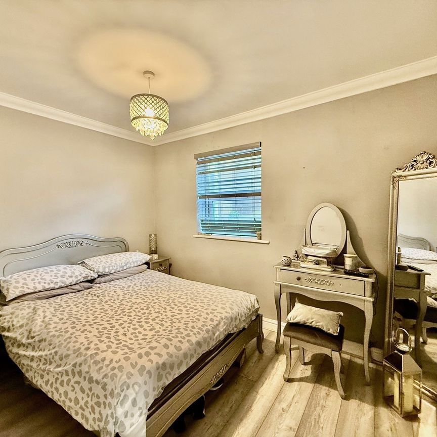 Alhambra Road, Southsea - Photo 1