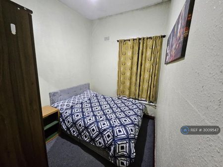 3 bedroom terraced house to rent - Photo 4