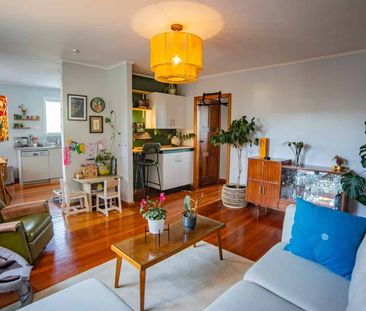 Three Bedrooms, Owhiro Bay - Photo 1