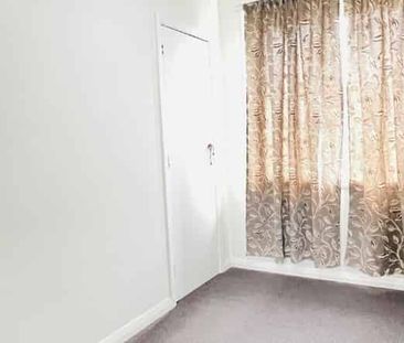 Charming 3-Bedroom Family Home for Rent in Papatoetoe, Auckland – $... - Photo 4