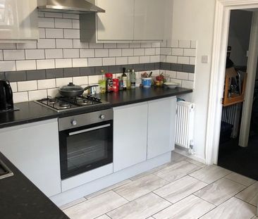 Room in a Shared House, Arngask Road, SE6 - Photo 3