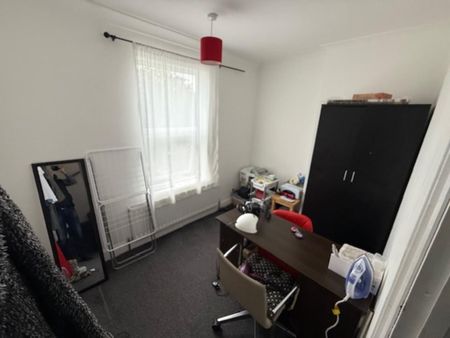 3 bedroom terraced house to rent - Photo 2