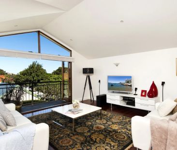 Two level modern home - Photo 5