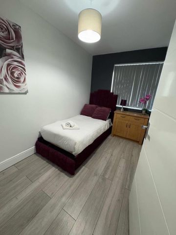 Room in a Shared House, Unett St, B19 - Photo 4