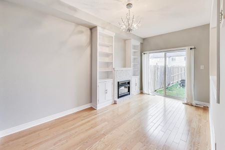 For Lease - 33 Pearcey Crescent, Barrie, Ontario - Photo 2