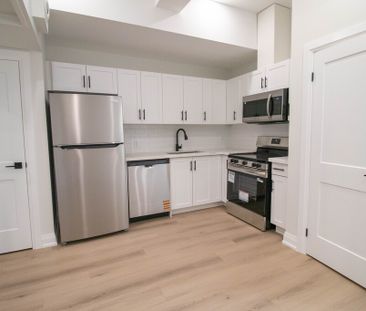 Newly Renovated 1 Bedroom unit in Welland - Photo 5