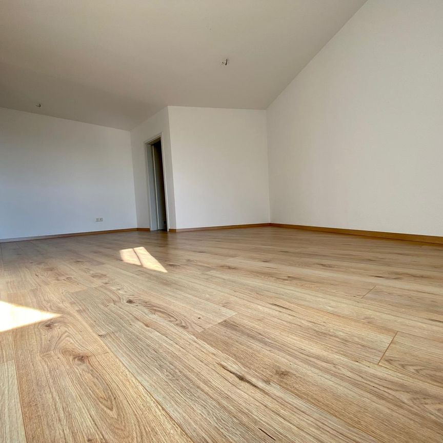 Helle 2-Zimmer-Dachgeschosswohnung in Leipzig-Mölkau - inklusive TG-Stellplatz - Photo 1