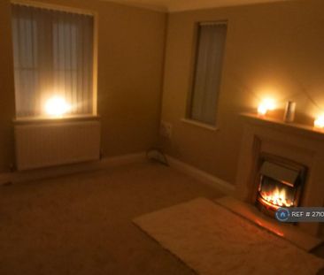 4 bedroom semi-detached house to rent - Photo 1