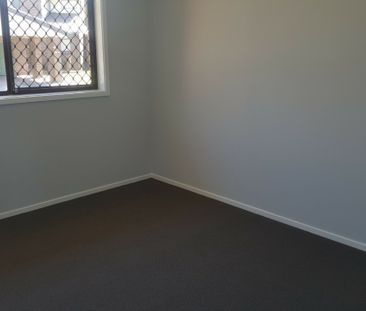 SPACIOUS 3 BEDROOM IN RESORT STYLE COMPLEX - Photo 2